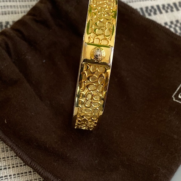 Vintage Coach Signature C Bangle- Goldtone - Picture 3 of 4